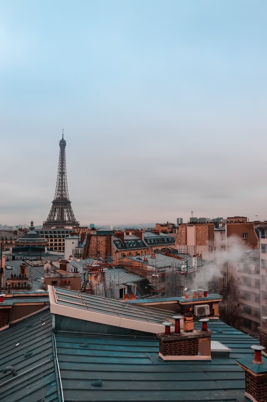 Agence immobilière JOYA au 59 rue de Châteaudun, Paris 9e